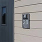 Placa de puerta solar personalizada: elegancia y visibilidad 